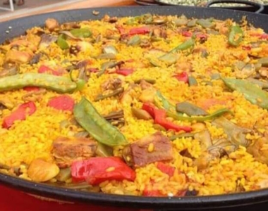 Paella de carne